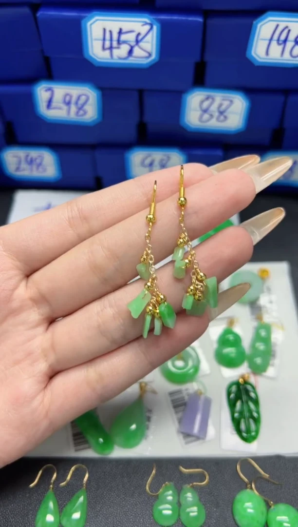 【闪购商品】翡翠耳饰未镶嵌Y缅料A货/多样性发货/一件