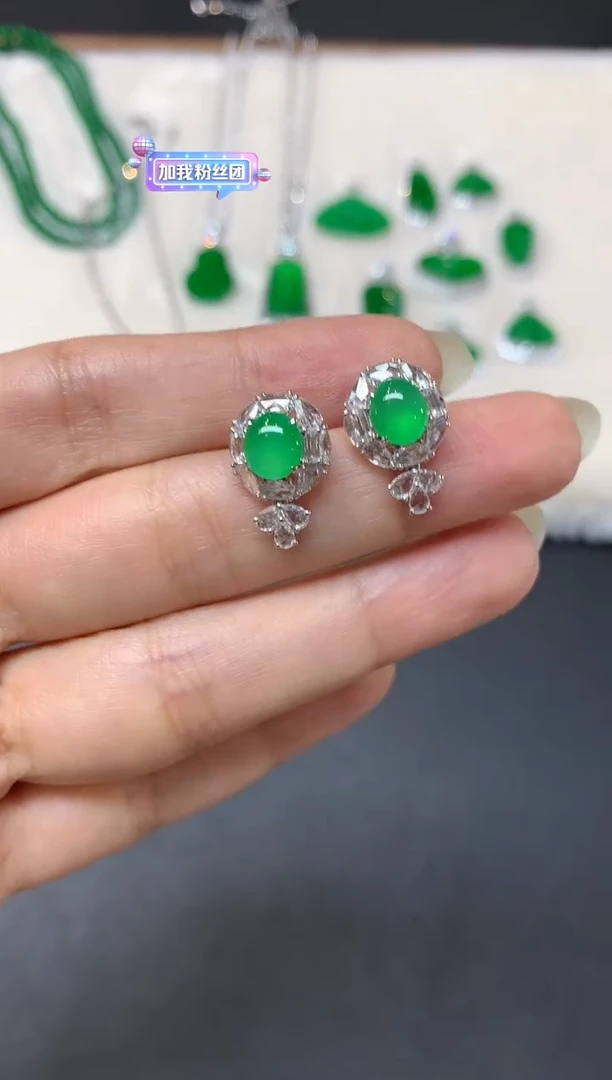 18K金镶嵌翡翠耳饰W80|33000