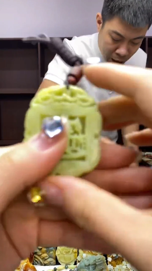 未镶嵌岫玉挂件