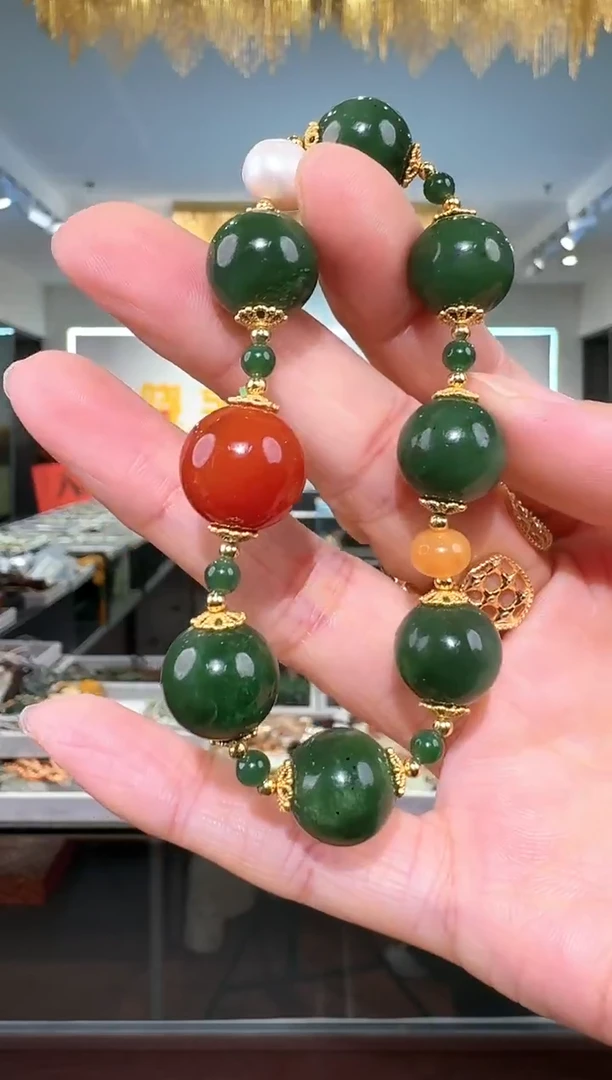 颈饰未镶嵌和田玉手串