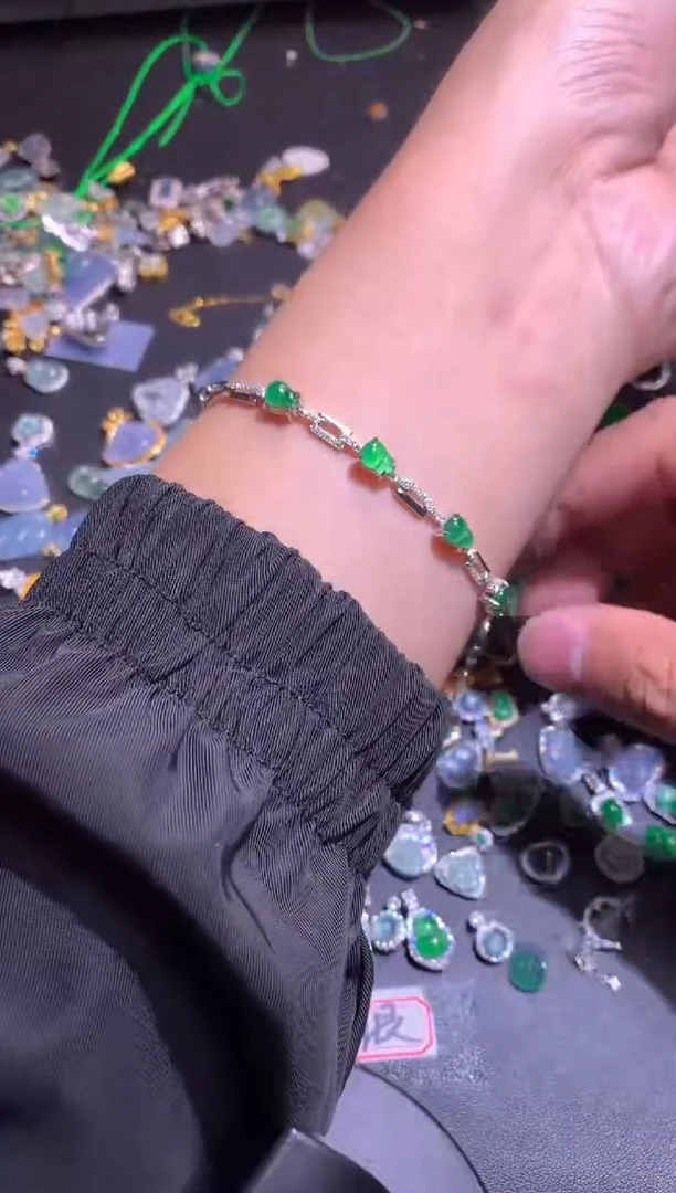 【闪购商品】翡翠吊坠(不含链)银S925镶嵌1