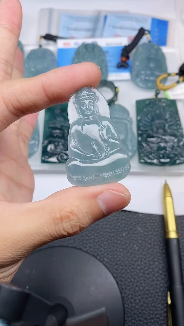 颈饰未镶嵌翡翠1