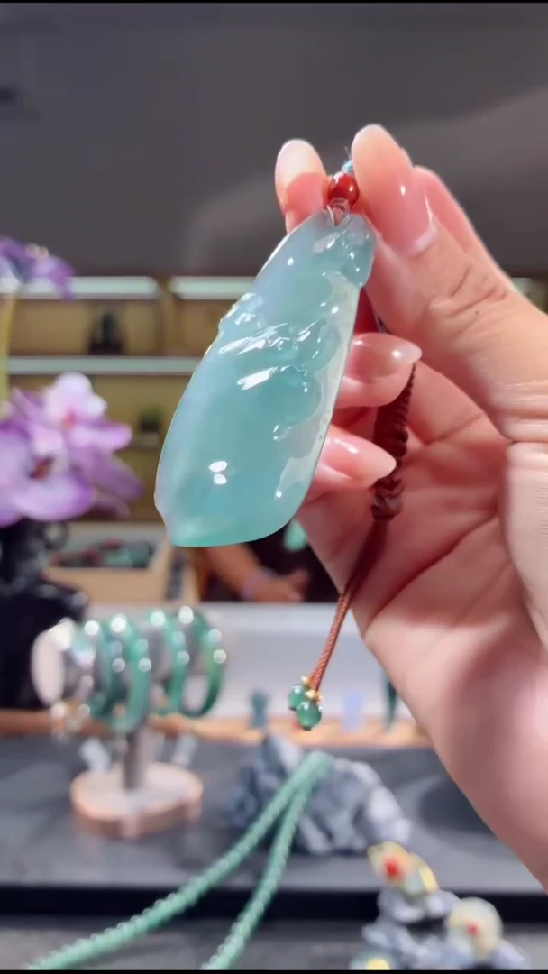 吊坠(不含链)未镶嵌翡翠形意