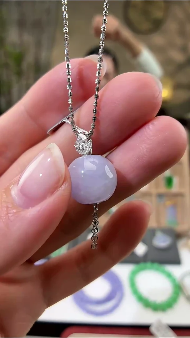 吊坠(赠链)18K金镶嵌翡翠珠子