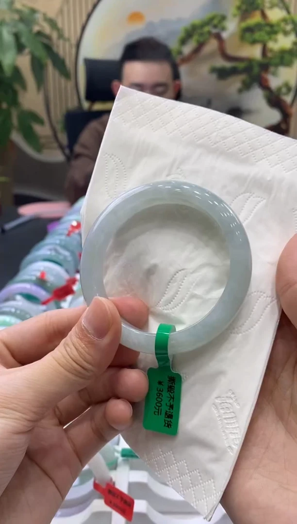 未镶嵌手镯翡翠7759