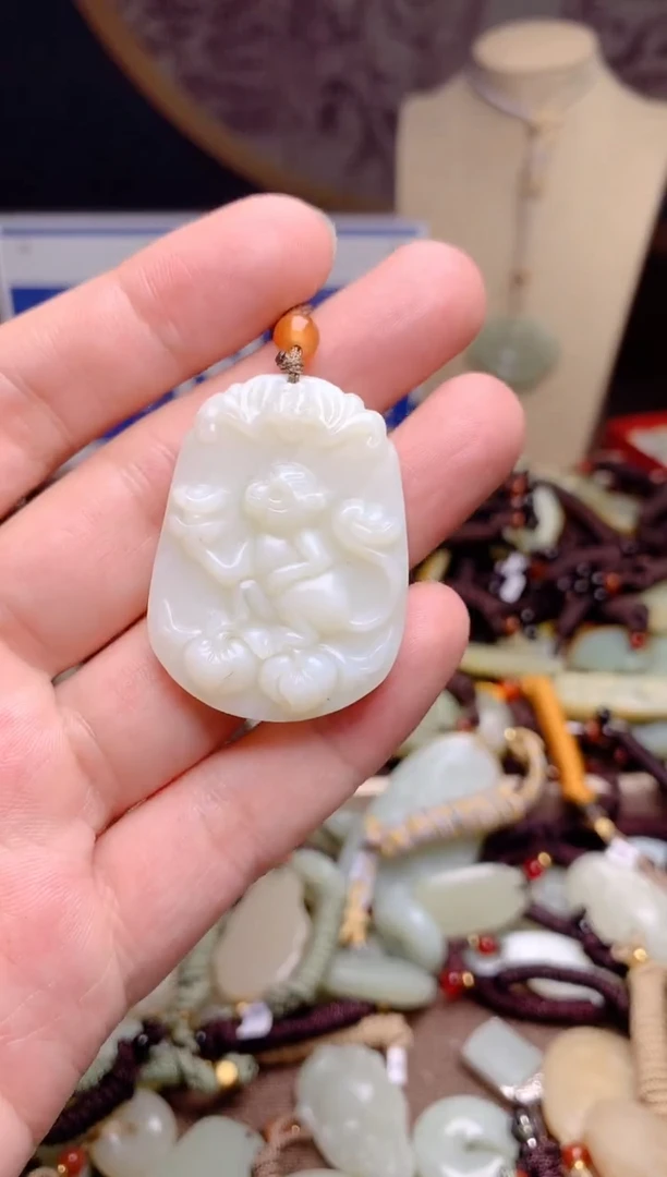 和田玉未镶嵌颈饰1