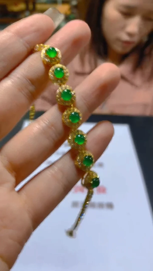 未镶嵌手链翡翠多样性发一