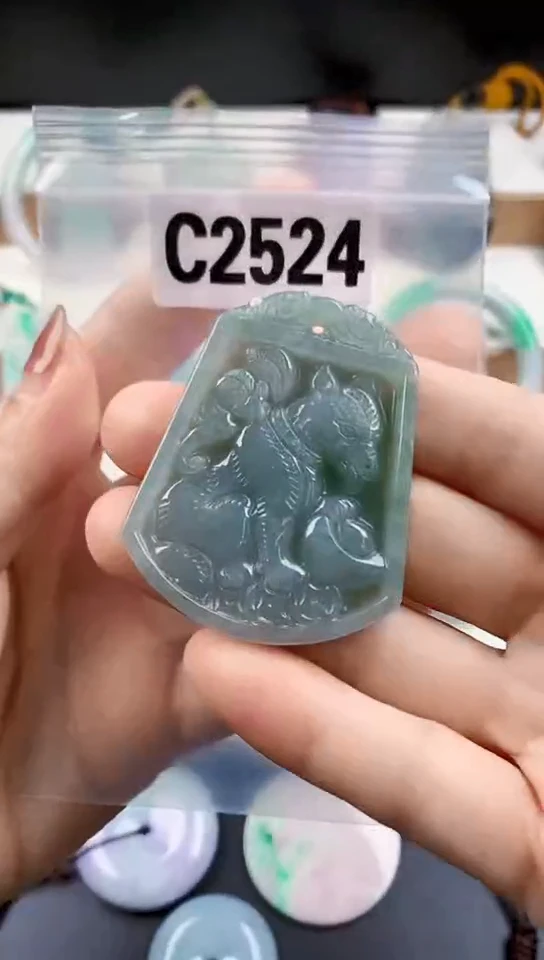 颈饰未镶嵌翡翠天然翡翠吊坠挂件