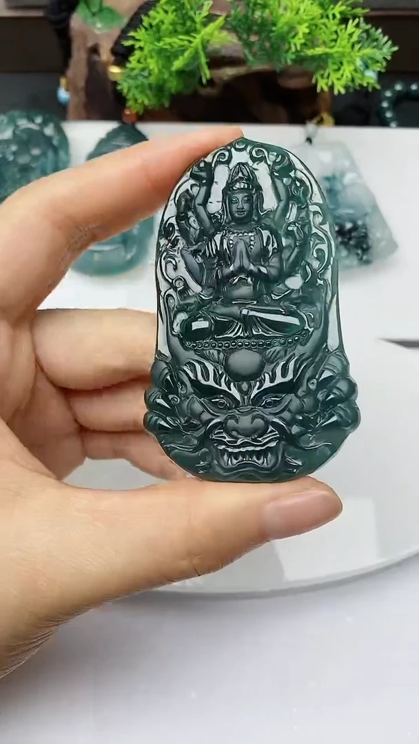 【闪购商品】翡翠颈饰未镶嵌          
