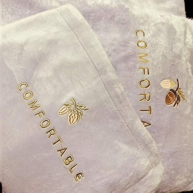 新款加厚高克重牛奶绒（刺绣款草莓）四件套