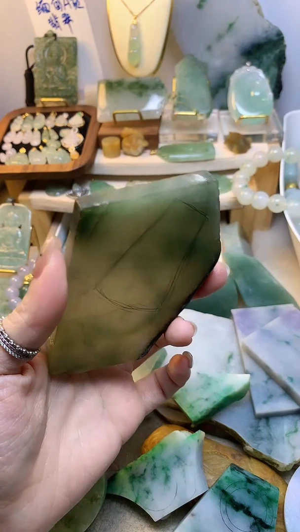 未镶嵌挂件翡翠五**逃缅甸A货翡翠,没有运费险,有纹有裂
