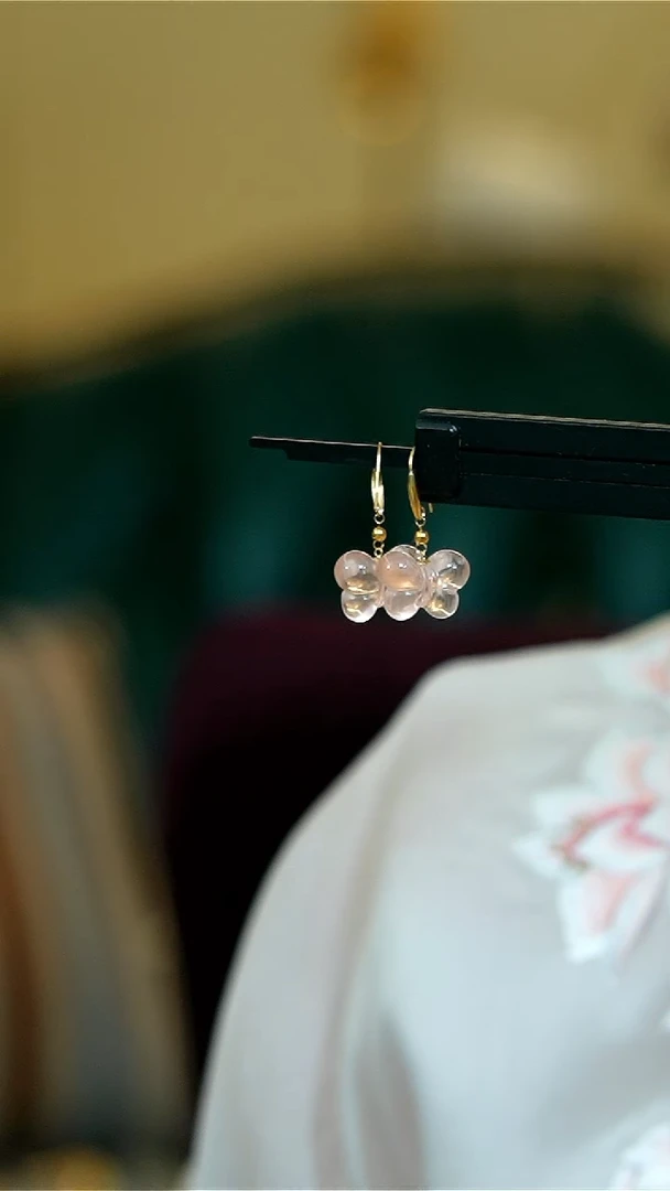 【闪购商品】水晶耳坠18K金镶嵌粉晶蝴蝶18K耳坠