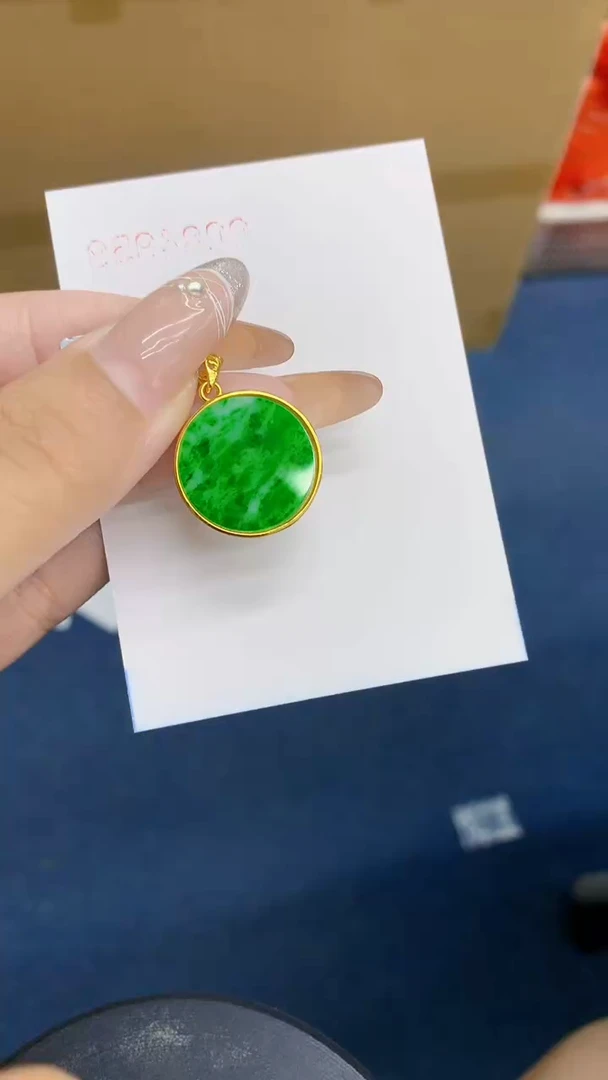 颈饰未镶嵌翡翠1