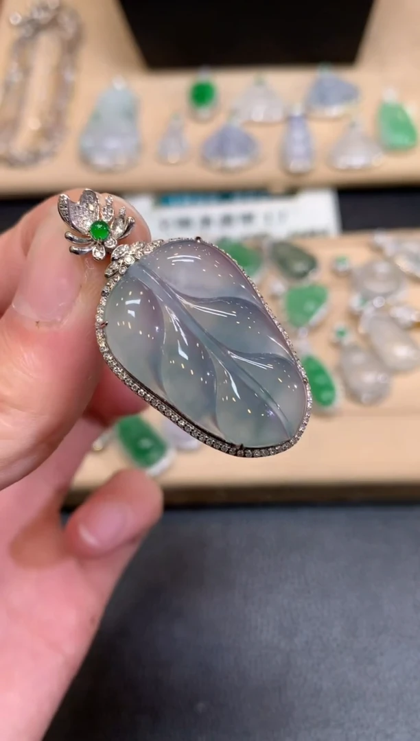 【闪购商品】翡翠颈饰18K金镶嵌树叶【无服务费