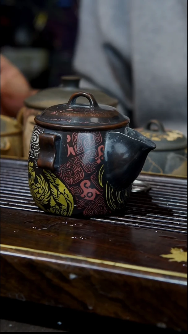 云南建水紫陶099 微瑕  全手工彩填壶  150cc