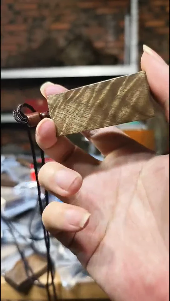 金丝楠无事牌脖挂