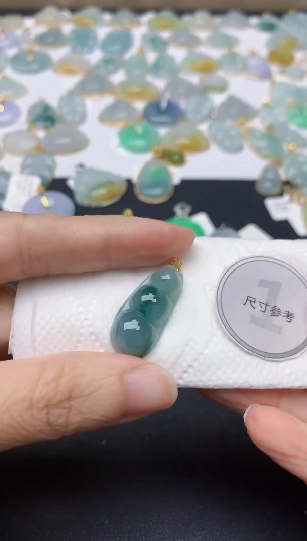 翡翠18K金镶嵌颈饰天然缅甸A货翡翠