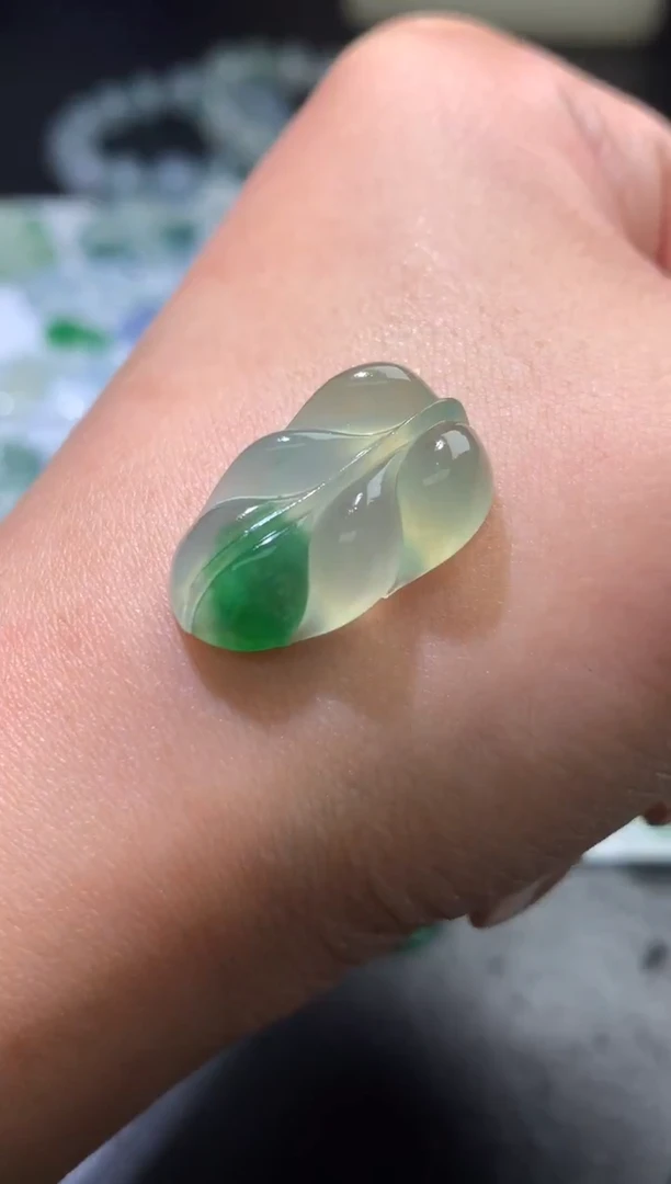 未镶嵌定制翡翠毛货 22.6-14.1-6.1