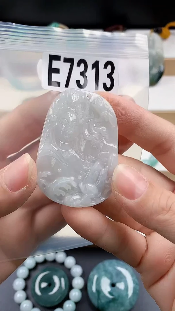 颈饰未镶嵌翡翠天然翡翠吊坠挂件