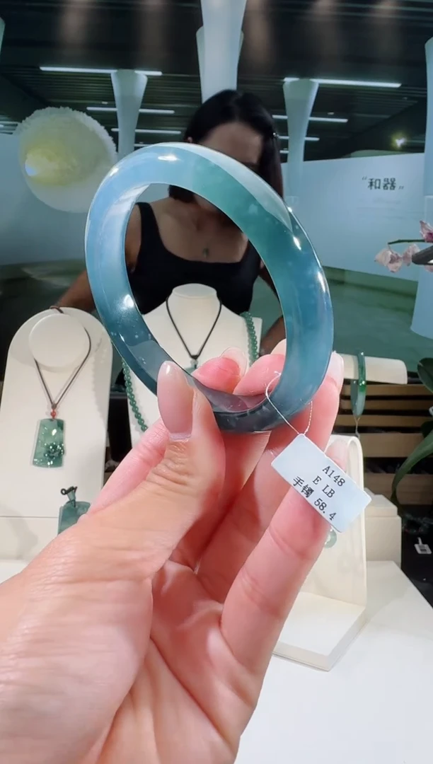 翡翠手镯未镶嵌58.4圈
