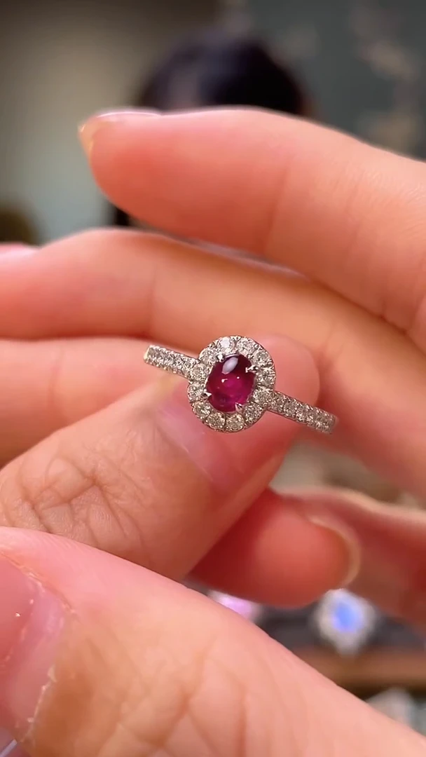 18K金镶嵌戒指红宝石主石：0.38ct