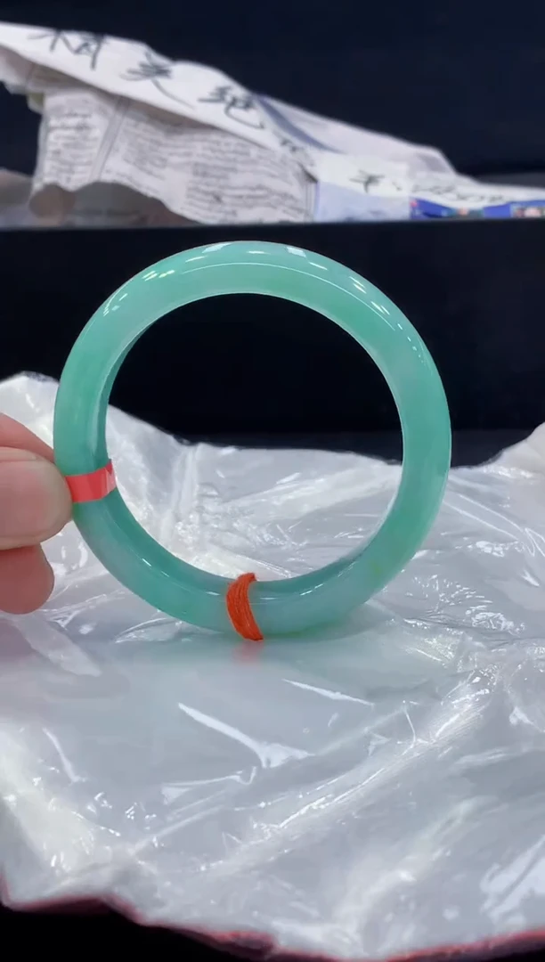 未镶嵌手镯翡翠翡翠手镯