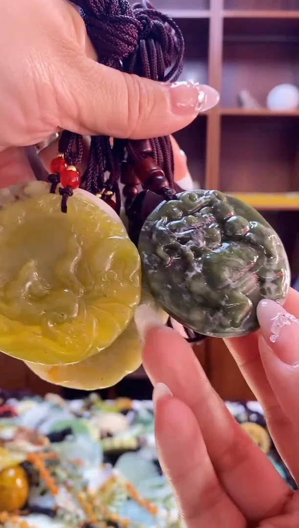 未镶嵌蛇纹石玉吊坠多样性发其中之一拍一发二