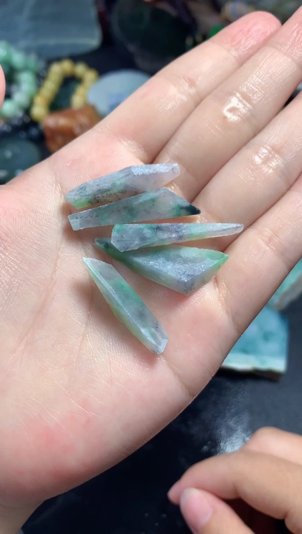 翡翠未镶嵌颈饰隆**8081天然翡翠