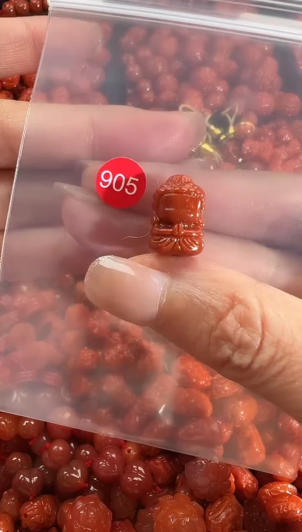 颈饰未镶嵌南红玛瑙1