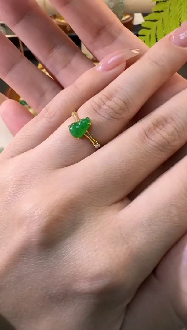 【闪购商品】翡翠戒指18K金镶嵌缅甸翡翠A货戒指