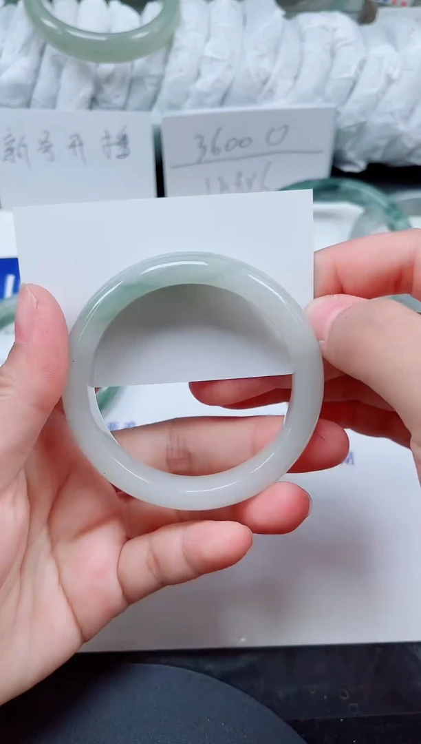 未镶嵌手镯石英质玉80-53/54