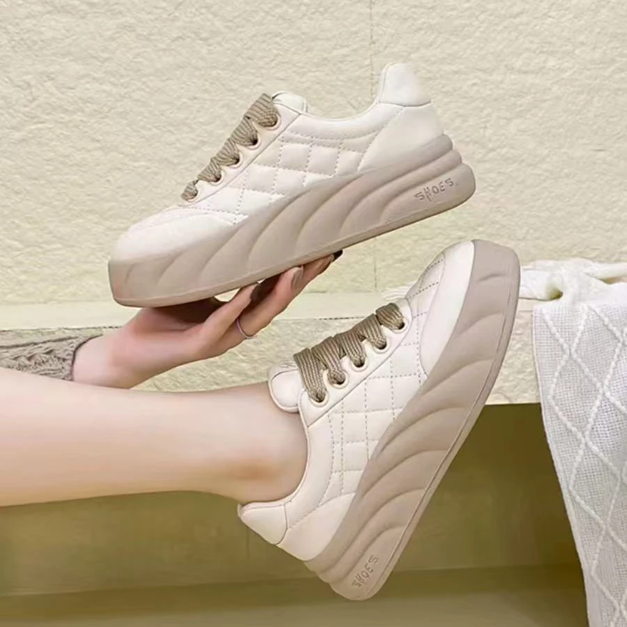 厚底运动胶粘中帮中跟休闲板鞋网红时尚舒适春季休闲鞋秋季