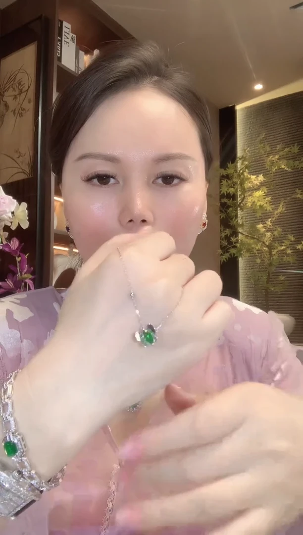 18K金镶嵌项链石榴石（沙弗莱）A29