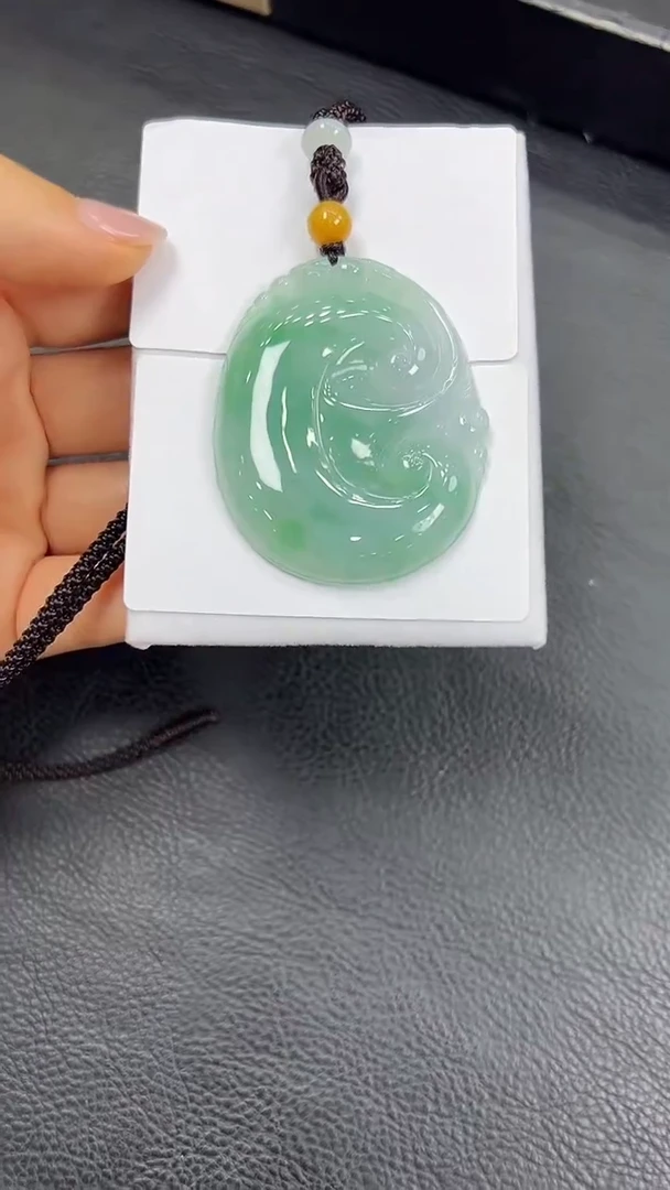 翡翠挂件未镶嵌如意