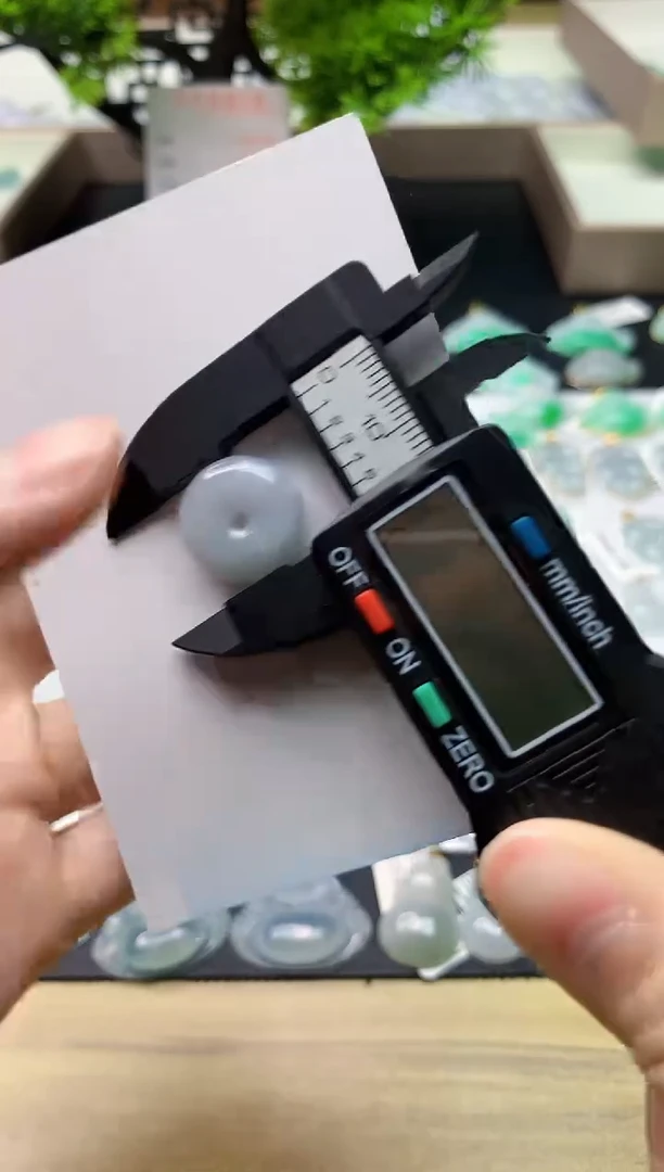 【闪购商品】翡翠颈饰未镶嵌天然缅甸A货翡翠