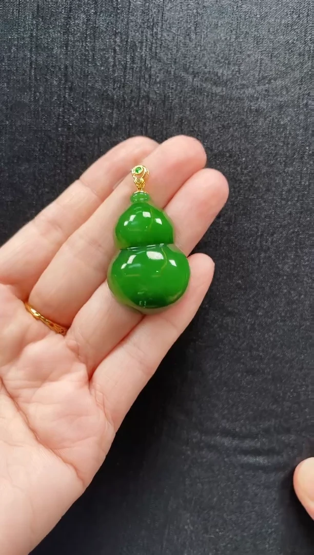 吊坠(赠链)18K金镶嵌和田玉多样性发一