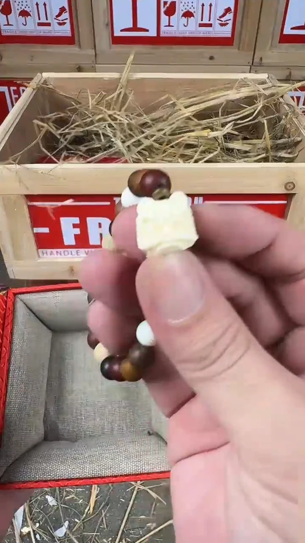 吊坠菩提根/象牙果醒狮