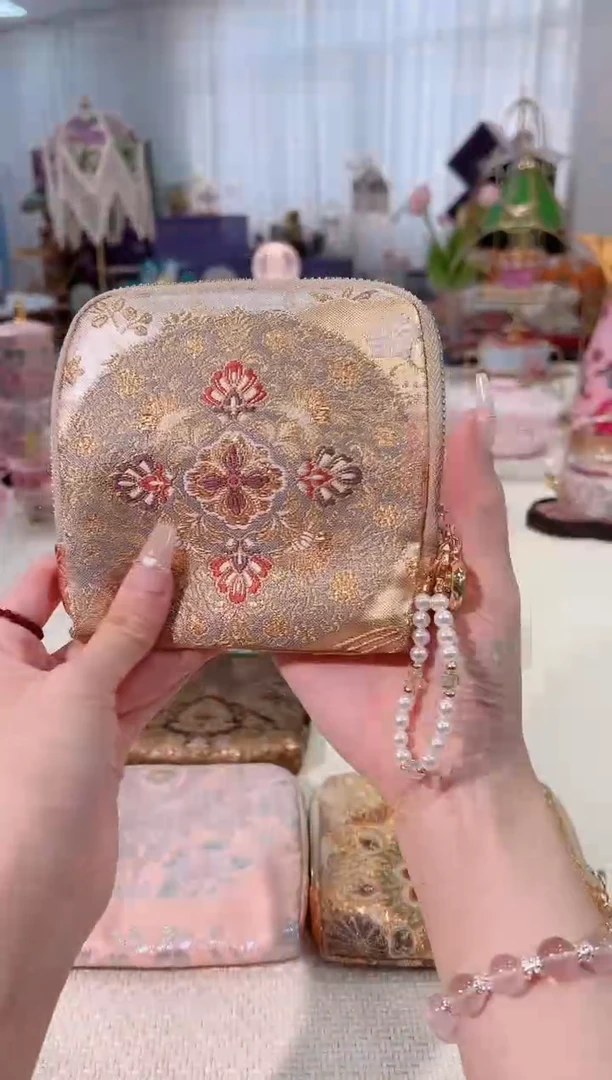 非遗西阵织 如图所示