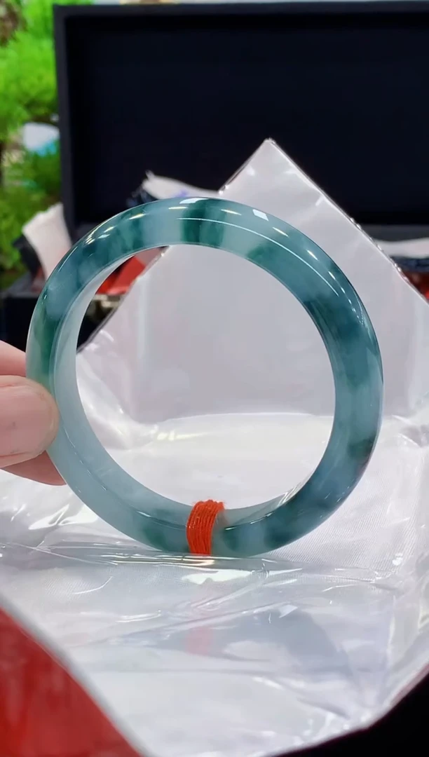 未镶嵌手镯翡翠翡翠手镯