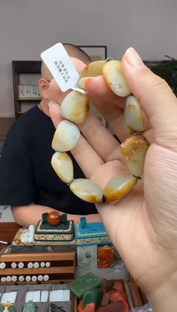 未镶嵌和田玉挂件p48-部分磨光-部分修型-部分瑕疵