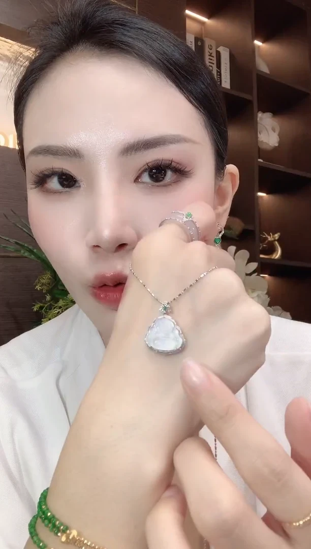 吊坠(不含链)18K金镶嵌翡翠A2 多样性发一件