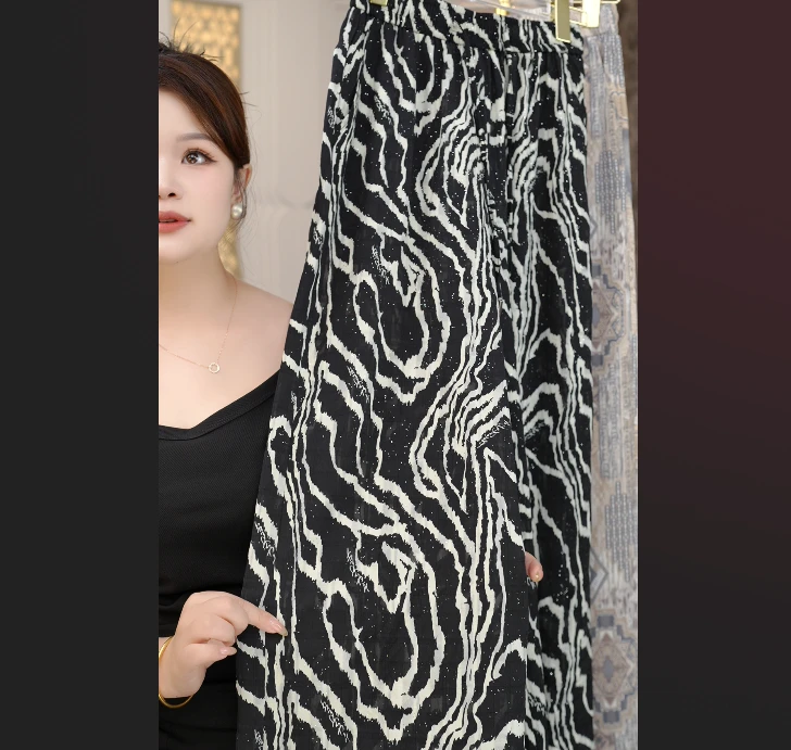 2025夏季新款时尚气质高级感休闲百搭印花长裤