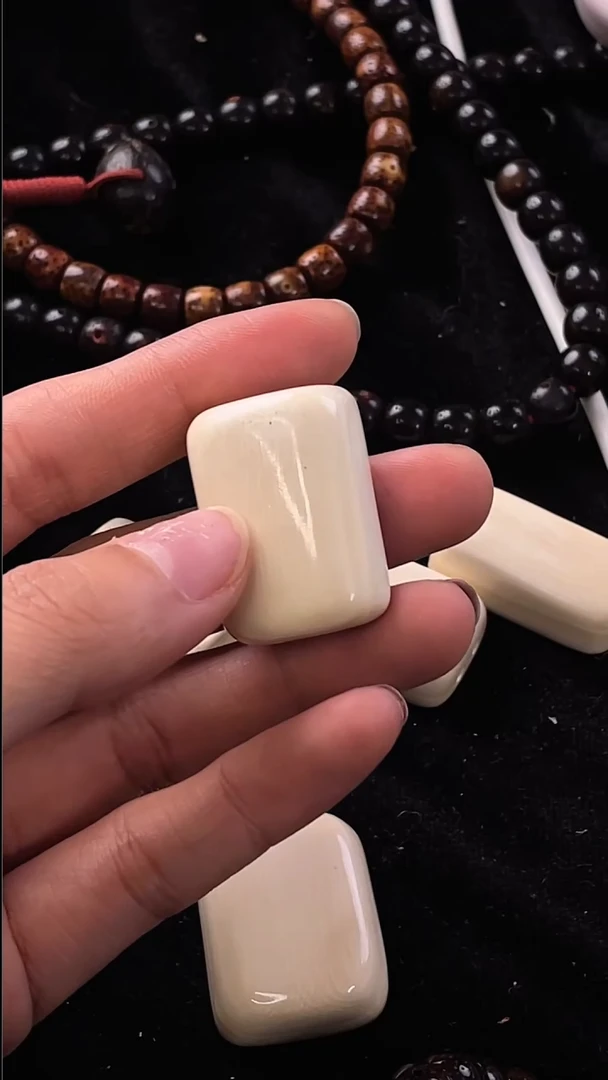 把件星月菩提_****⭐MM带皮平安无事牌