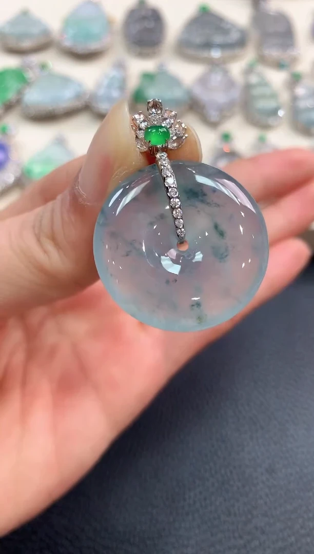 【闪购商品】翡翠吊坠(不含链)18K金镶嵌n77