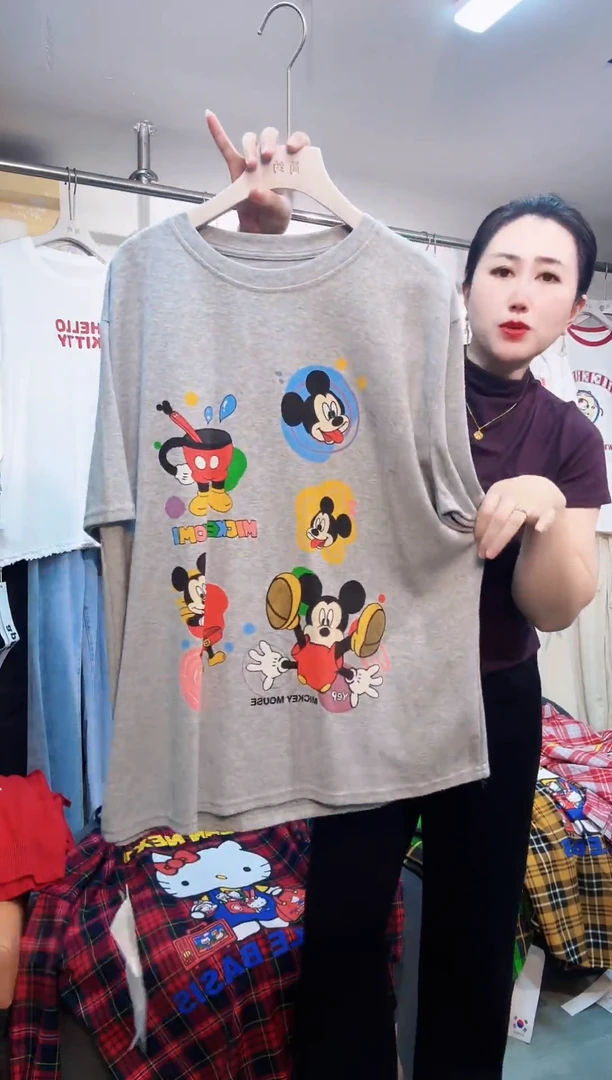 时尚潮流女装短袖