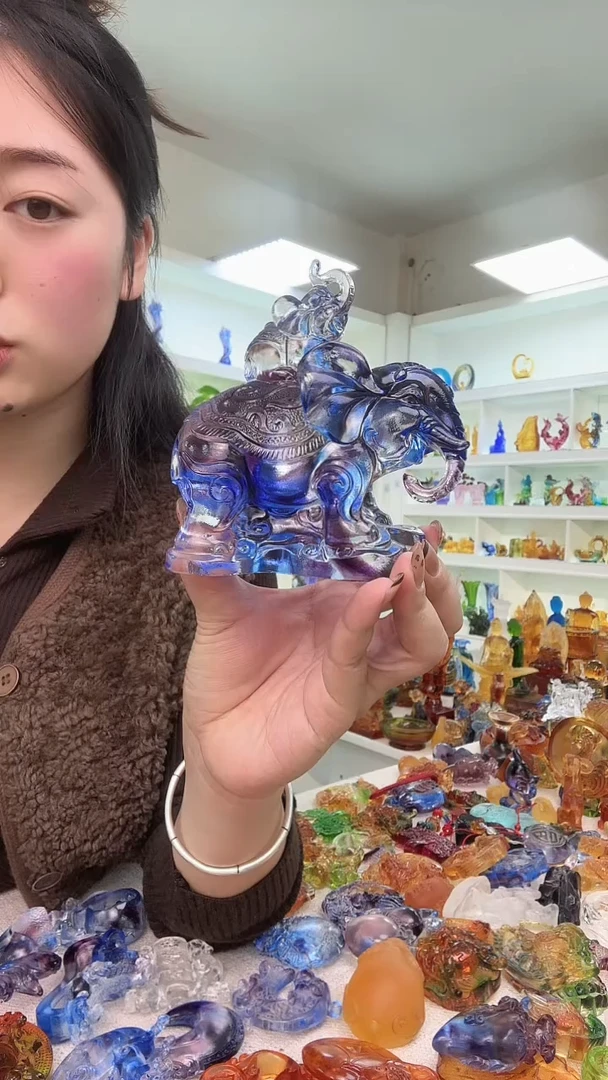 手工艺品琉璃蓝紫大像