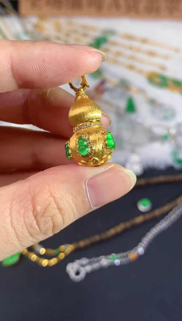 吊坠(不含链)18K金镶嵌翡翠A638|14800