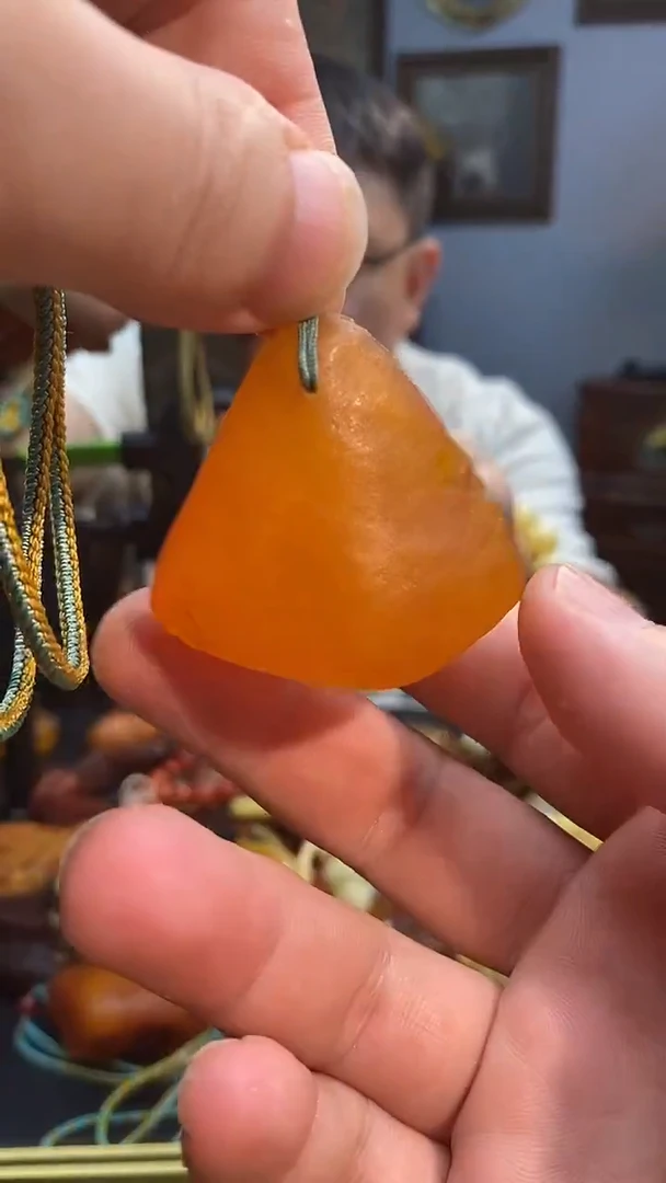 琥珀颈饰未镶嵌吊坠