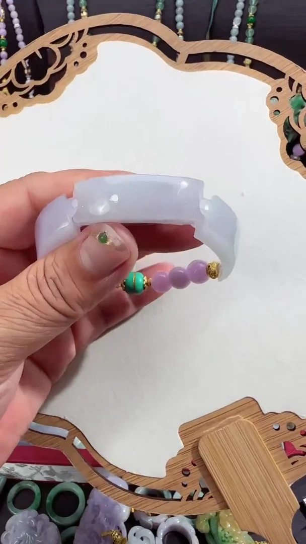翡翠未镶嵌颈饰吊坠