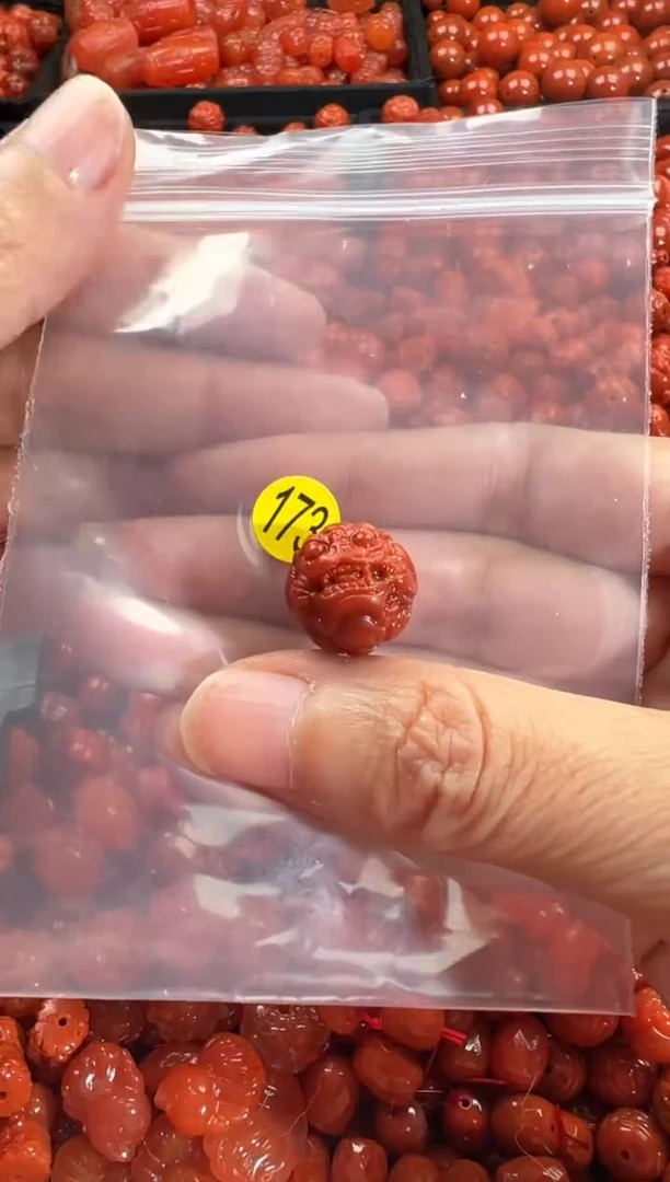 颈饰未镶嵌南红玛瑙1